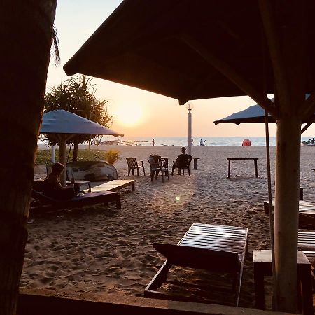 Lanka Beach Hotel Ettukala ภายนอก รูปภาพ