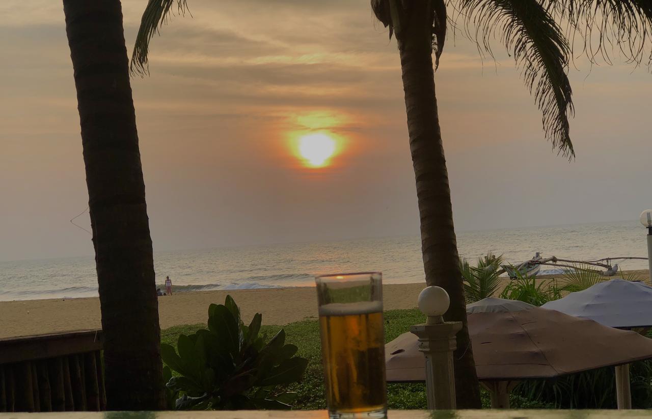Lanka Beach Hotel Ettukala ภายนอก รูปภาพ