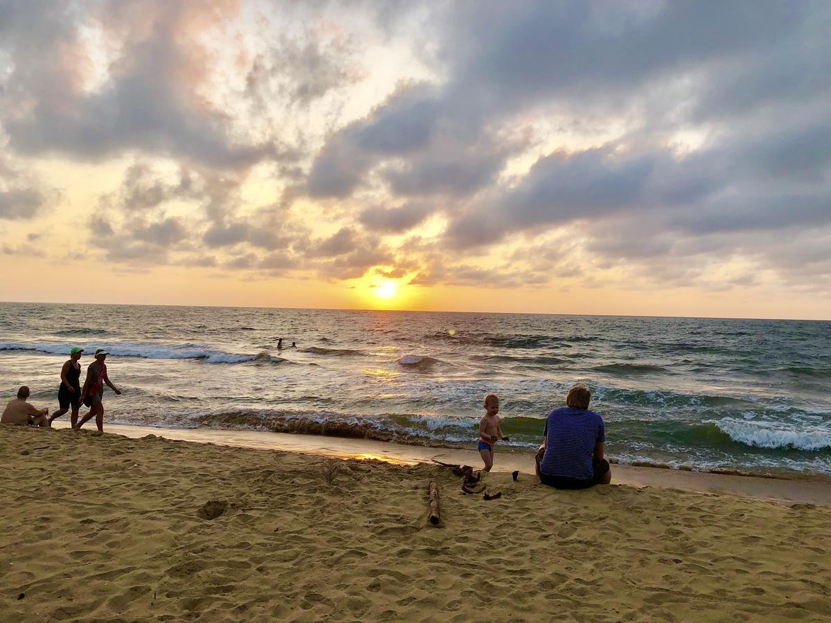 Lanka Beach Hotel Ettukala ภายนอก รูปภาพ