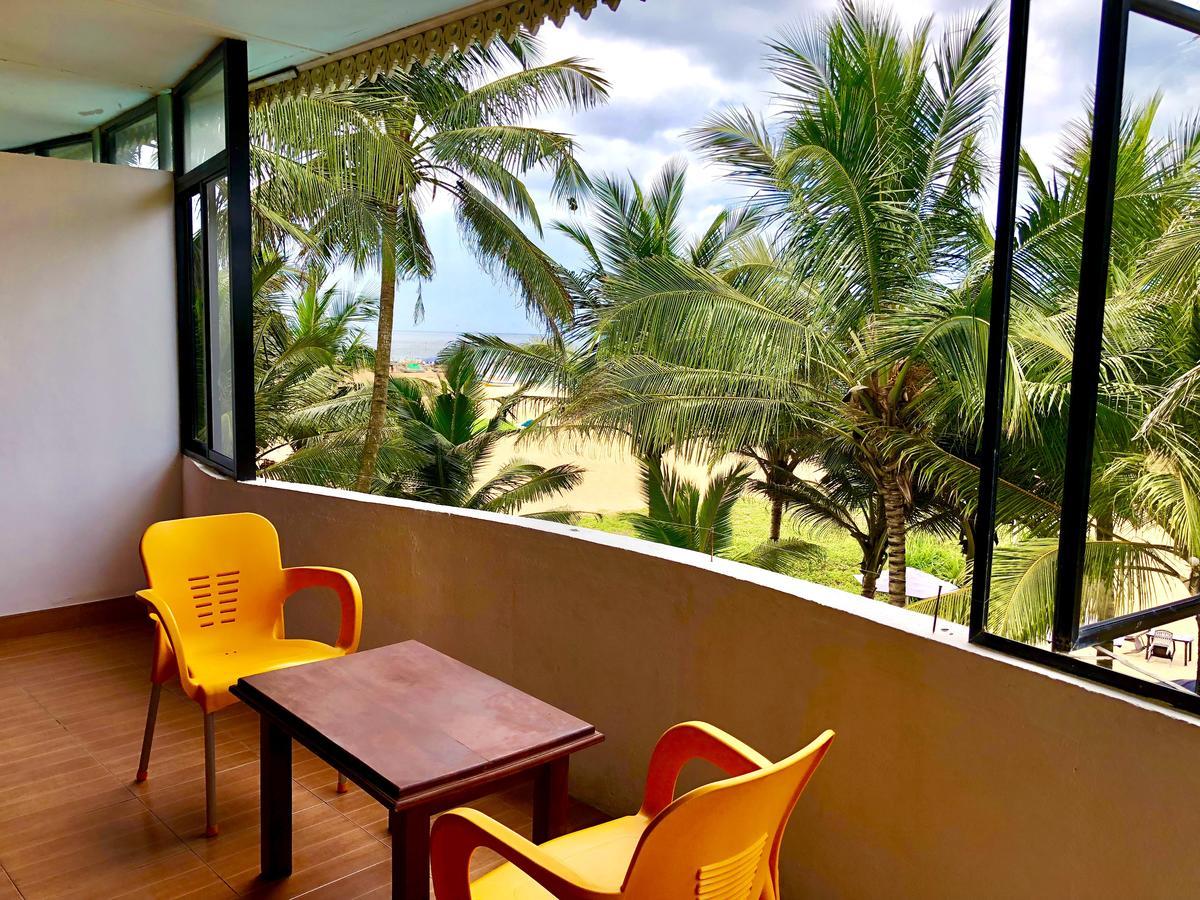 Lanka Beach Hotel Ettukala ภายนอก รูปภาพ