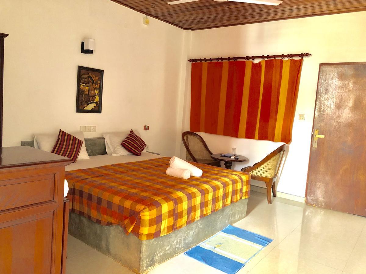 Lanka Beach Hotel Ettukala ภายนอก รูปภาพ