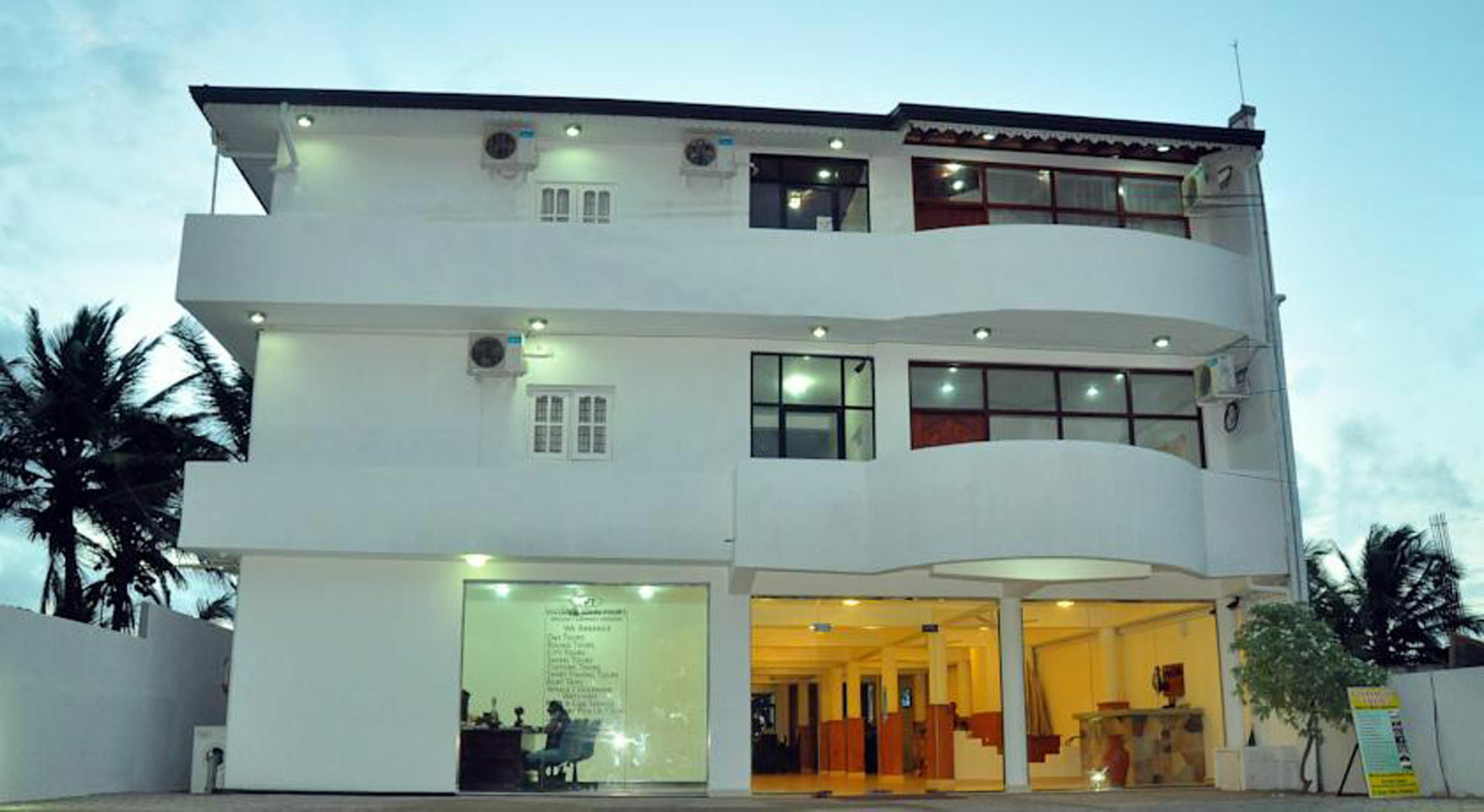 Lanka Beach Hotel Ettukala ภายนอก รูปภาพ